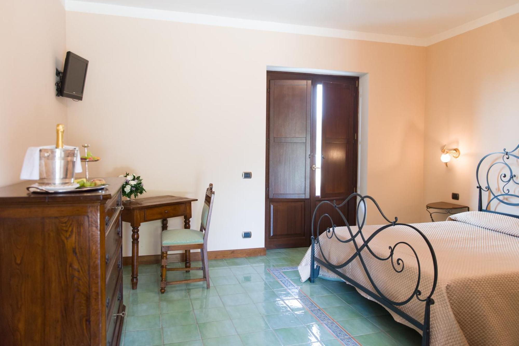 La Vecchia Torre Villa San Nicola Manfredi Екстериор снимка